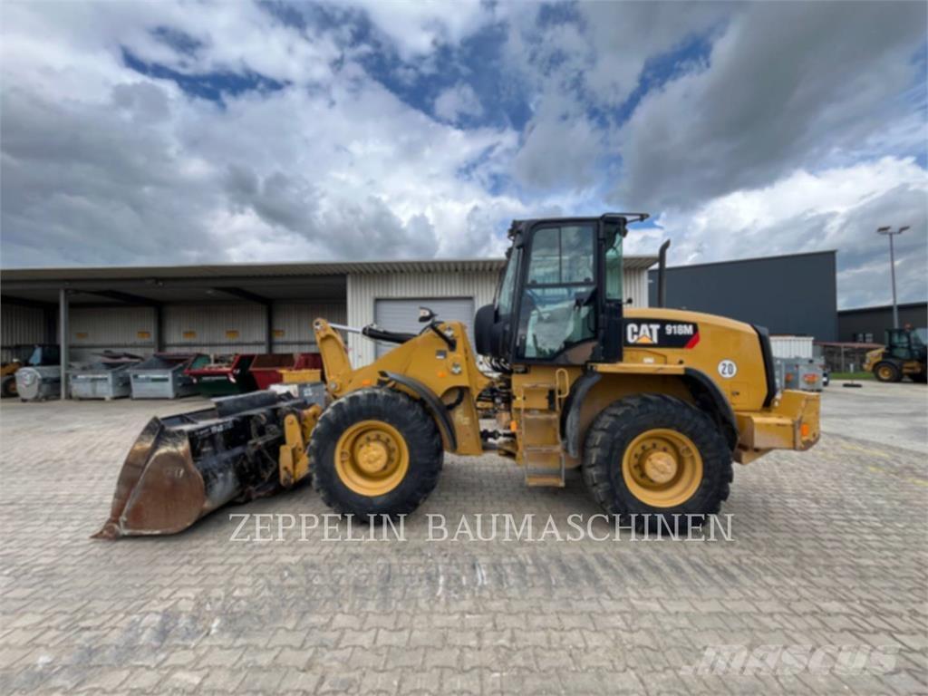 CAT 918M Фронтальні навантажувачі
