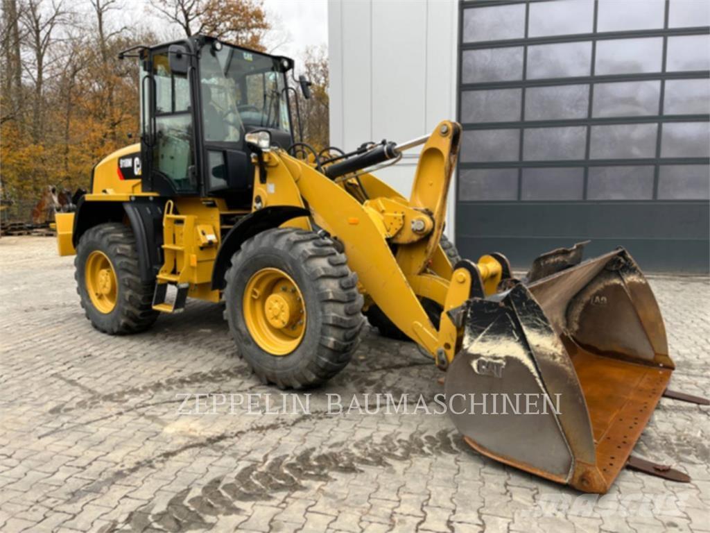 CAT 918M Фронтальні навантажувачі
