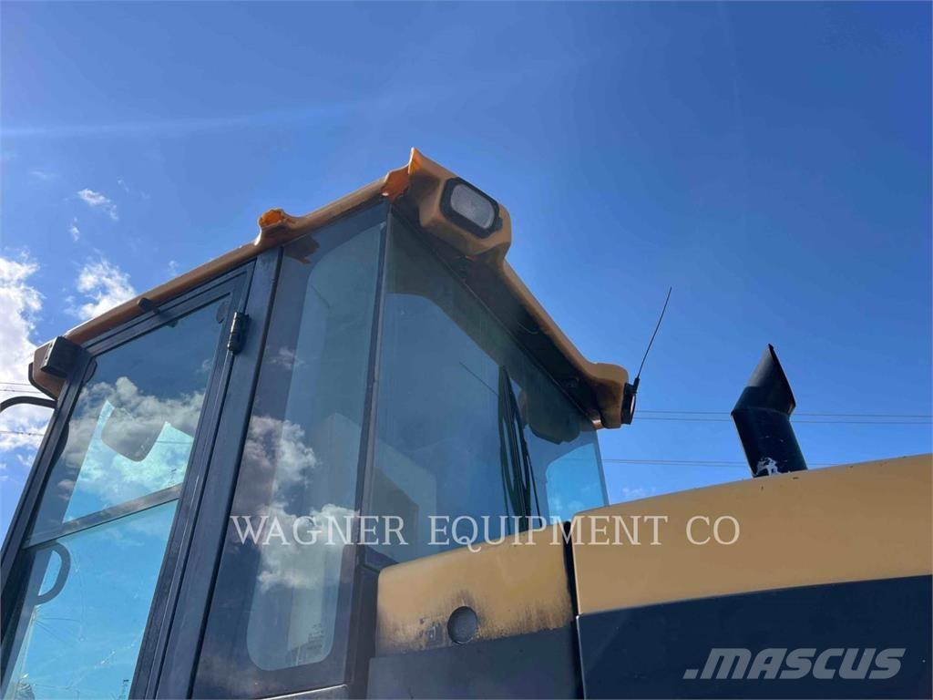 CAT 924G Фронтальні навантажувачі