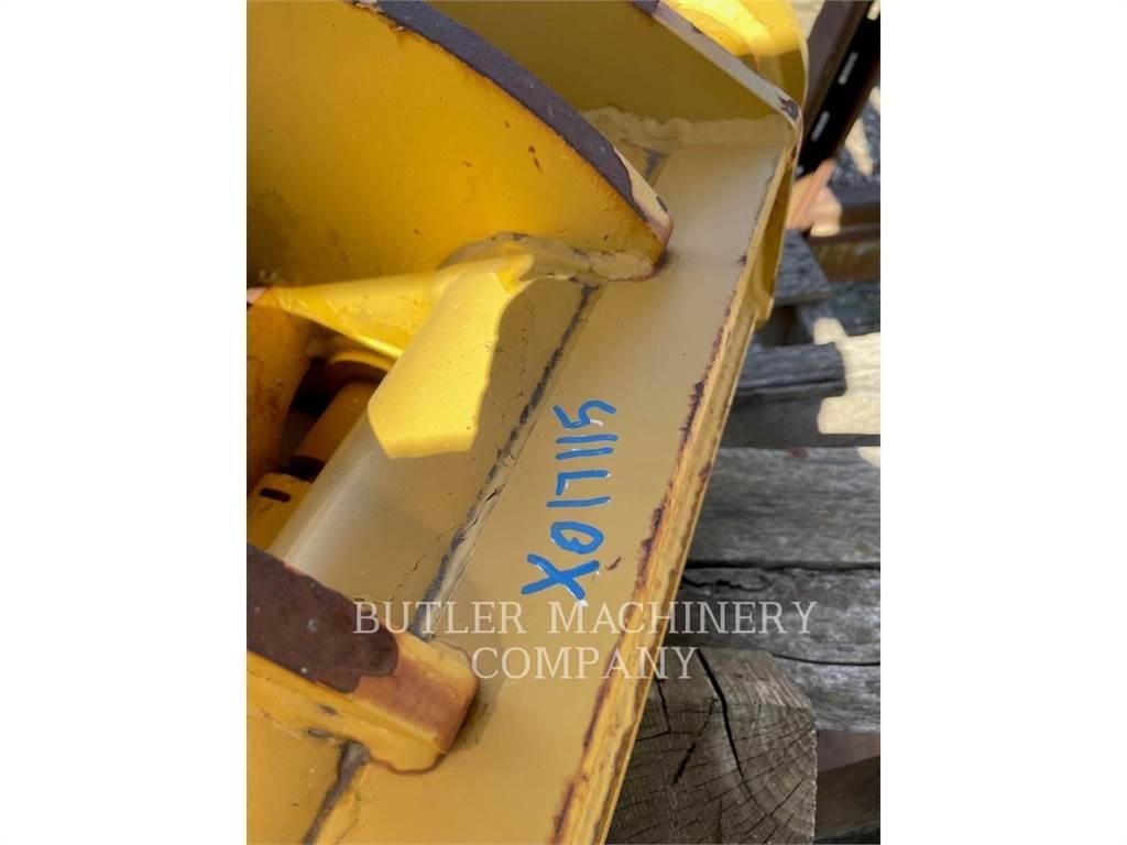 CAT 924HZ QUICK COUPLER Швидкі з`єднувачі