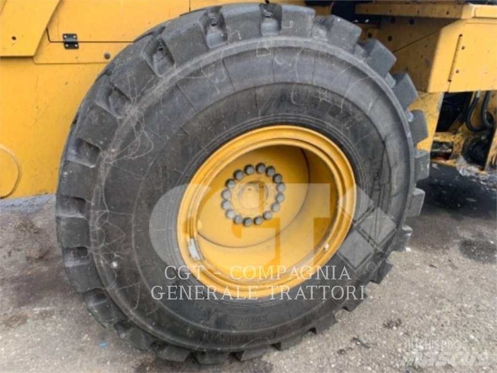 CAT 924K Фронтальні навантажувачі