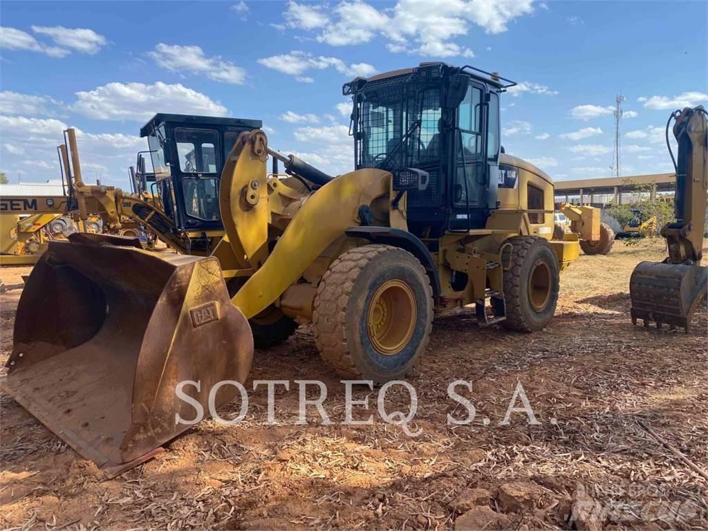 CAT 924K Фронтальні навантажувачі