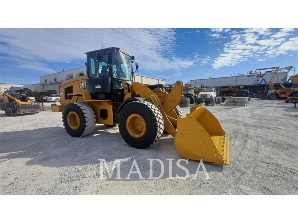 CAT 924K Фронтальні навантажувачі