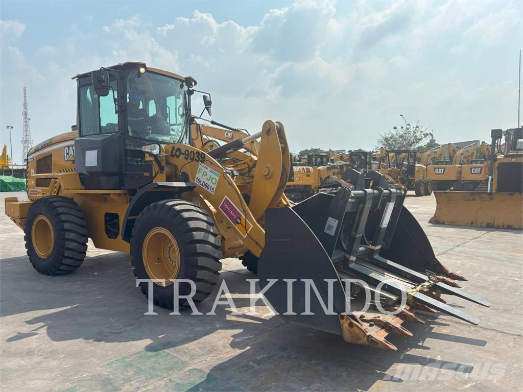 CAT 924K Фронтальні навантажувачі