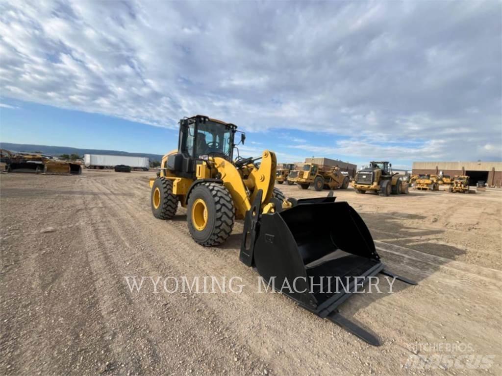 CAT 926 Фронтальні навантажувачі