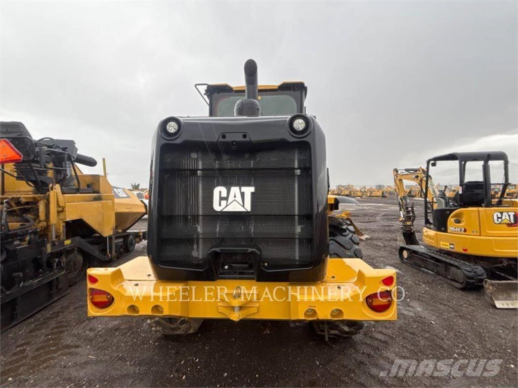 CAT 926 QC Фронтальні навантажувачі