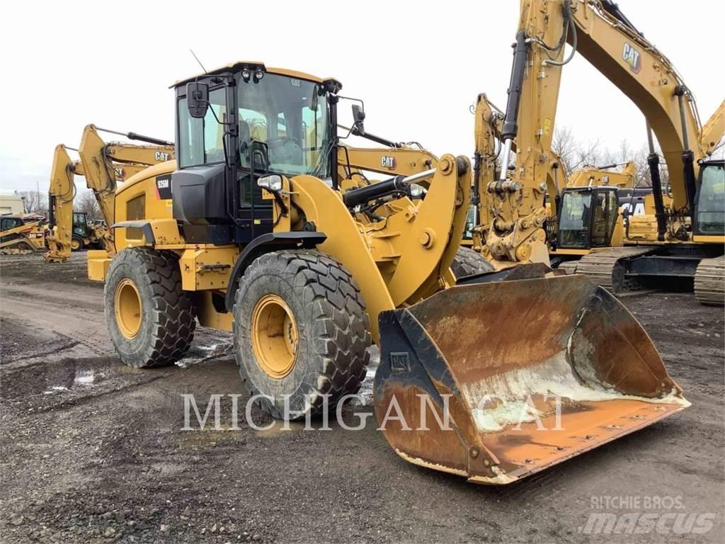 CAT 926M Фронтальні навантажувачі