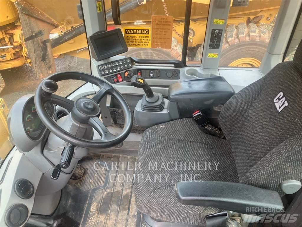 CAT 926M Фронтальні навантажувачі