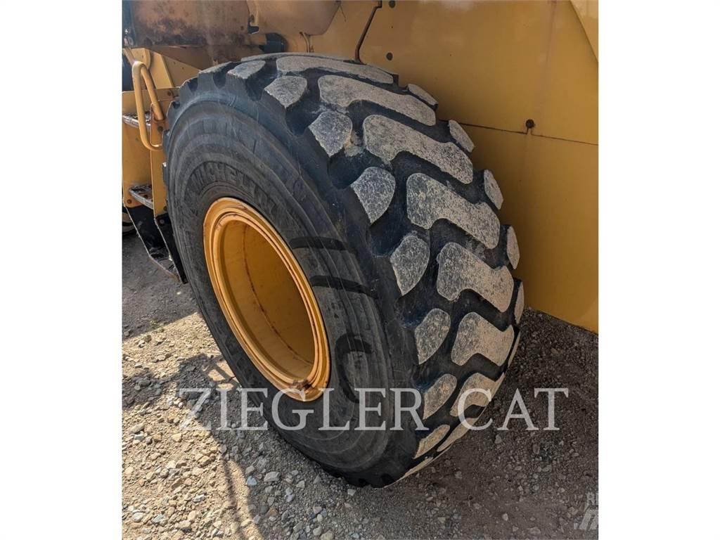 CAT 926M Фронтальні навантажувачі