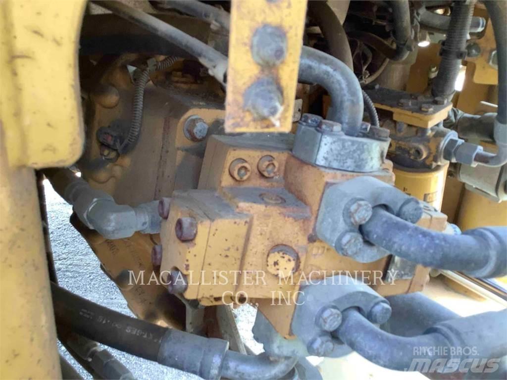 CAT 926M Фронтальні навантажувачі