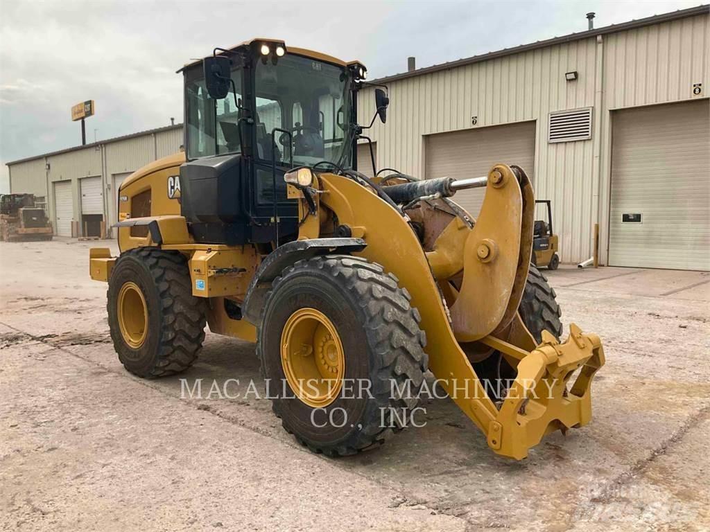 CAT 926M Фронтальні навантажувачі