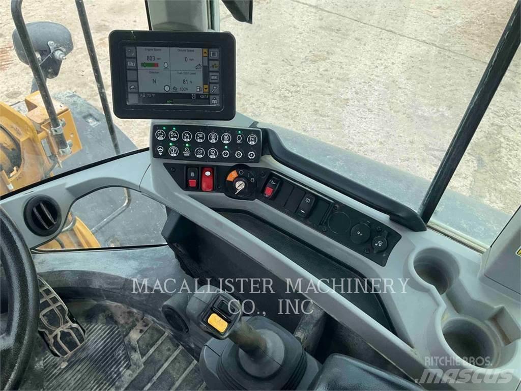 CAT 926M Фронтальні навантажувачі