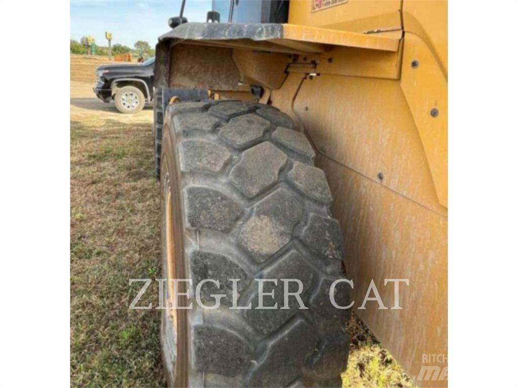 CAT 926M Фронтальні навантажувачі