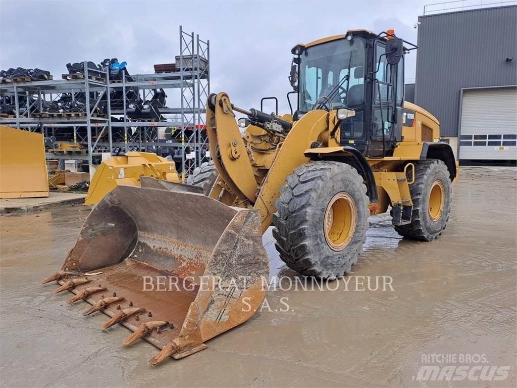 CAT 926M Фронтальні навантажувачі