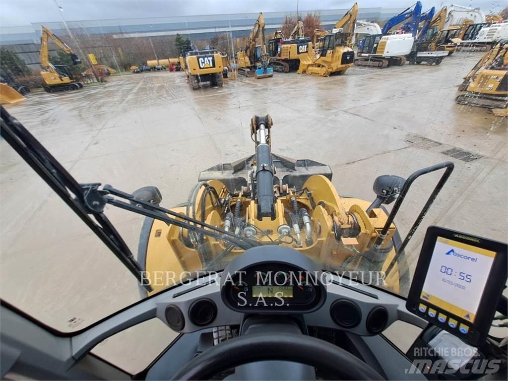 CAT 926M Фронтальні навантажувачі