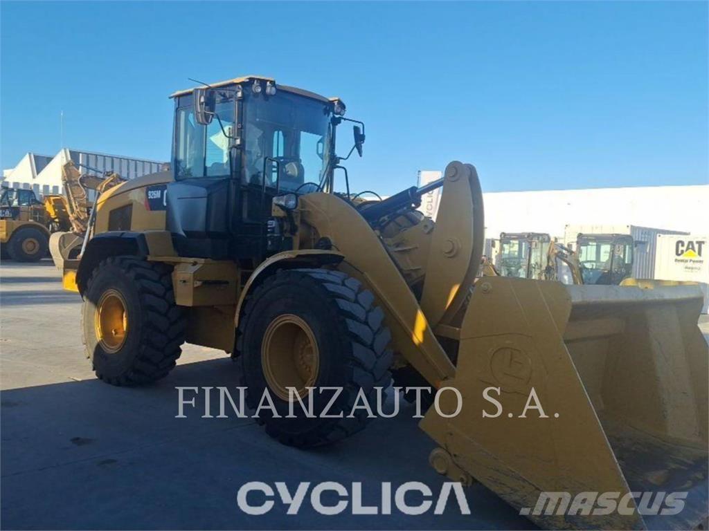 CAT 926M Фронтальні навантажувачі