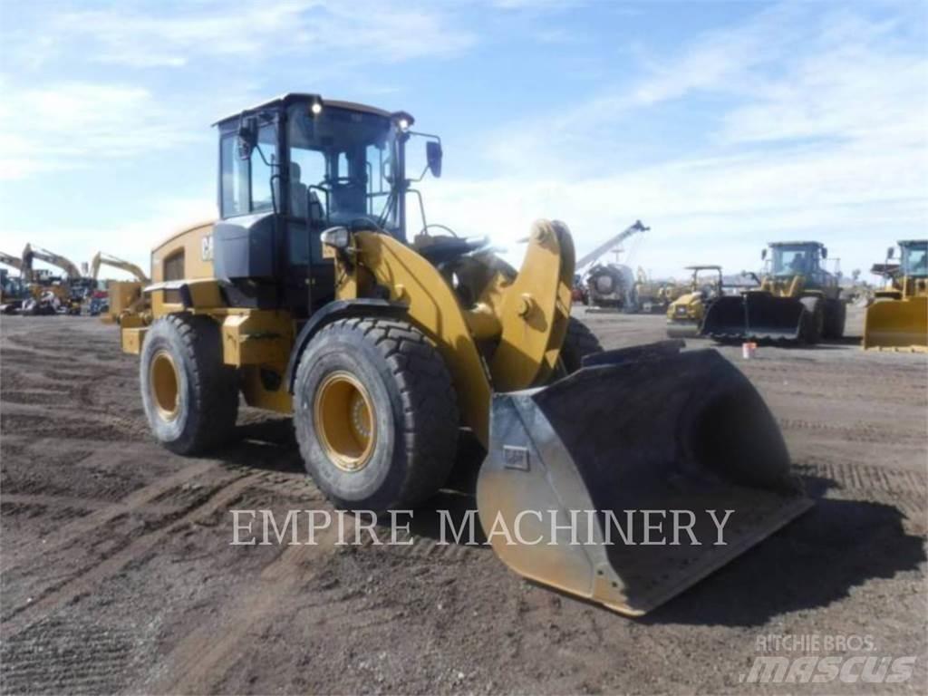 CAT 926M Фронтальні навантажувачі