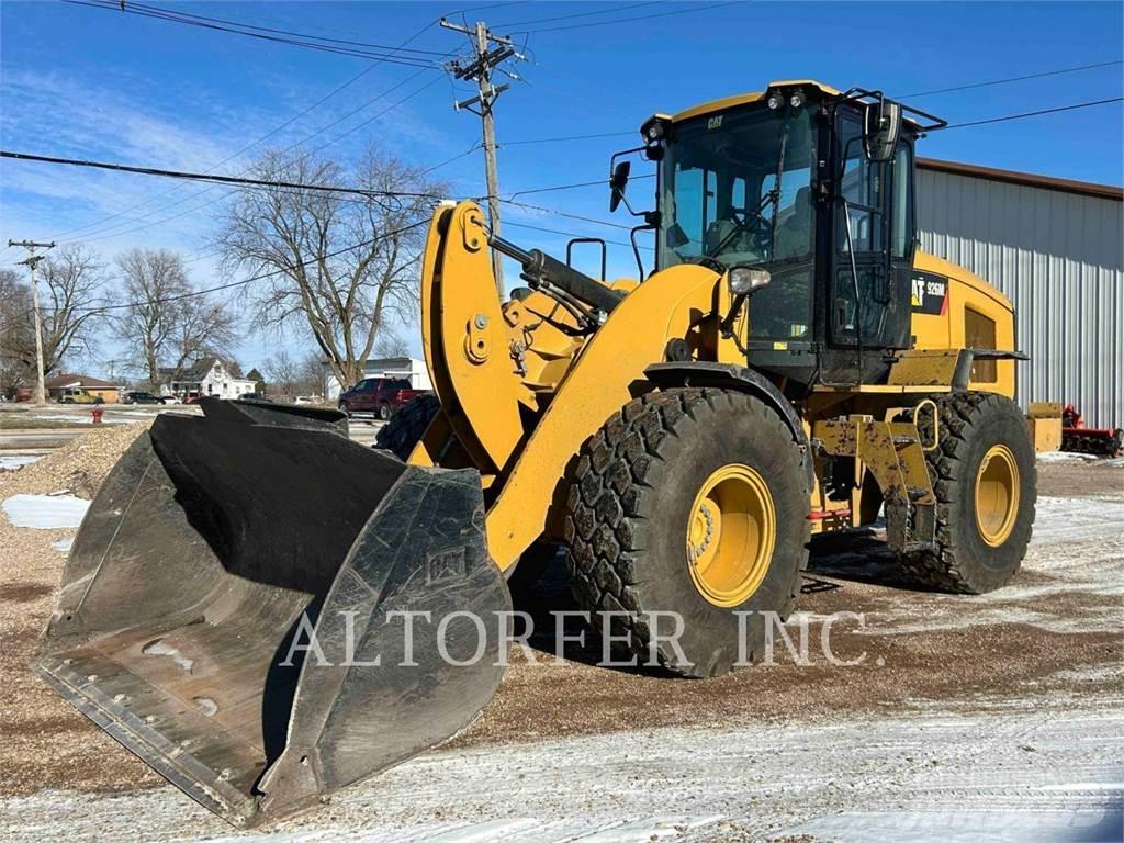 CAT 926M Фронтальні навантажувачі
