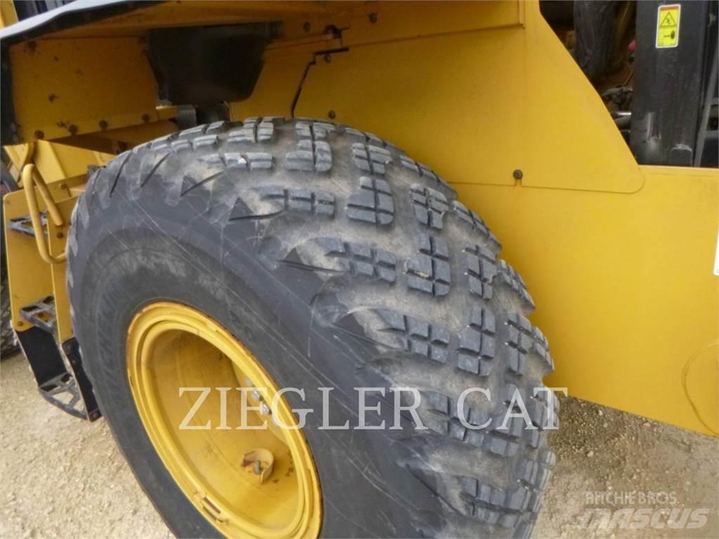 CAT 926M Фронтальні навантажувачі