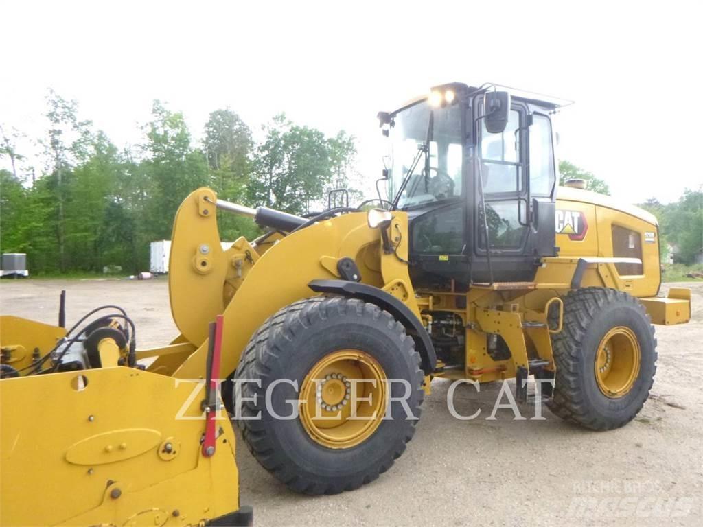 CAT 926M Фронтальні навантажувачі