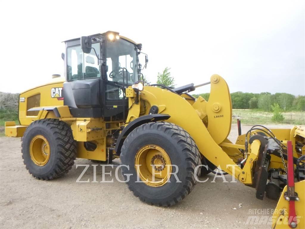 CAT 926M Фронтальні навантажувачі