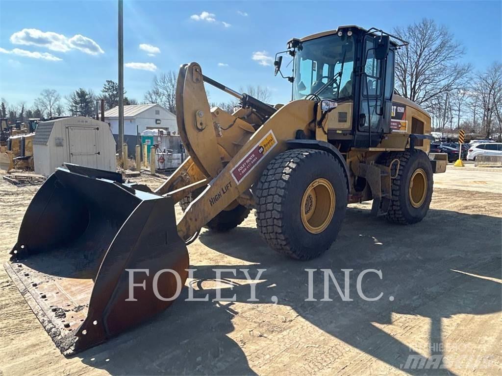 CAT 926M Фронтальні навантажувачі