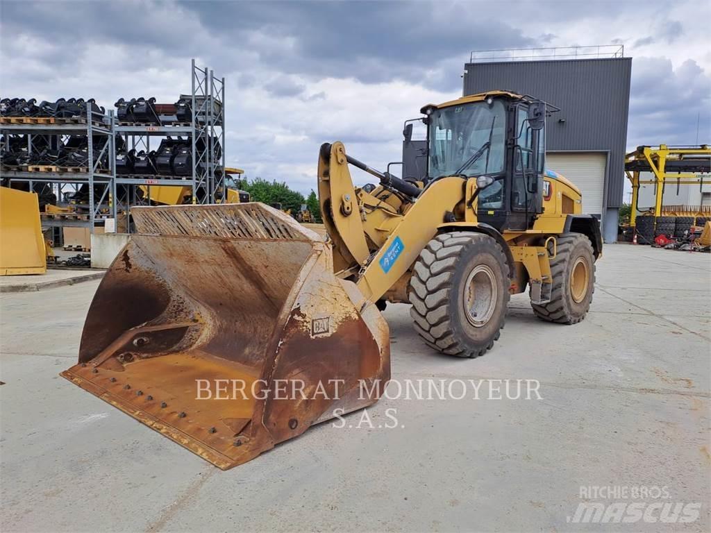 CAT 926M Фронтальні навантажувачі