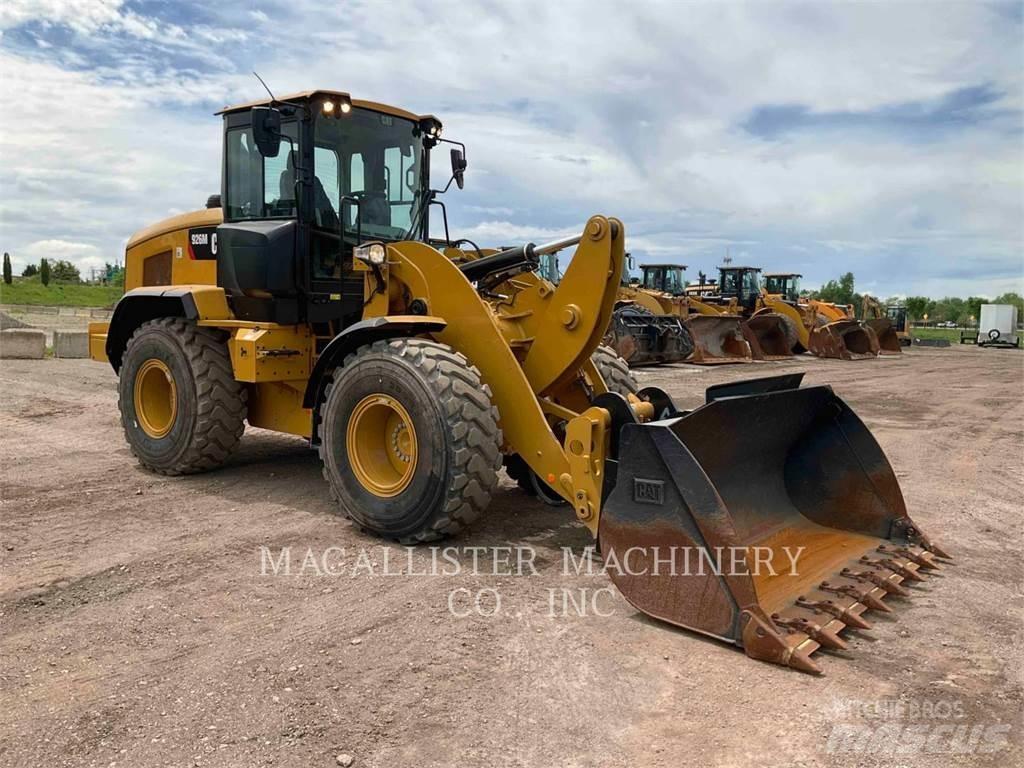 CAT 926M Фронтальні навантажувачі