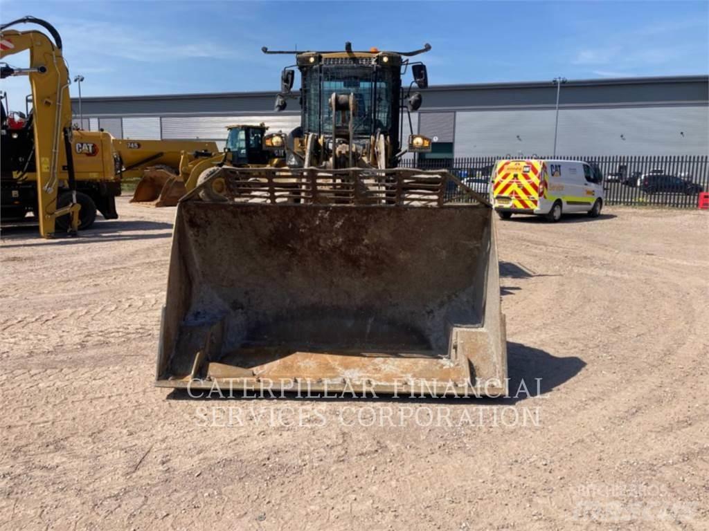 CAT 926M Фронтальні навантажувачі