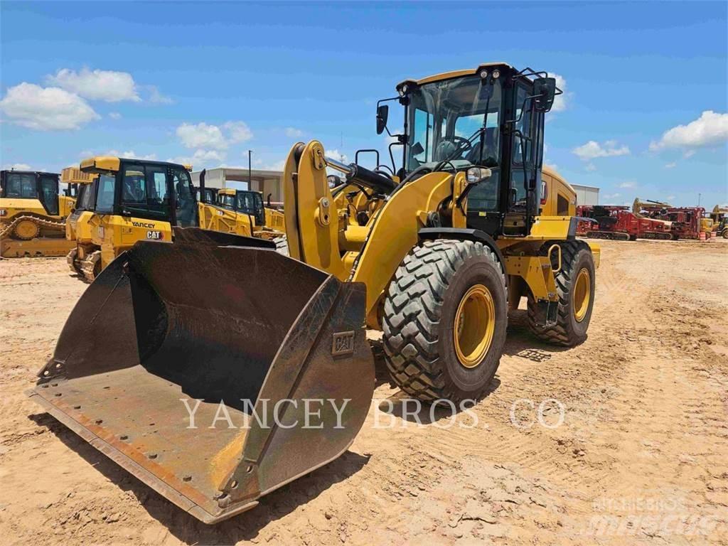 CAT 926M Фронтальні навантажувачі