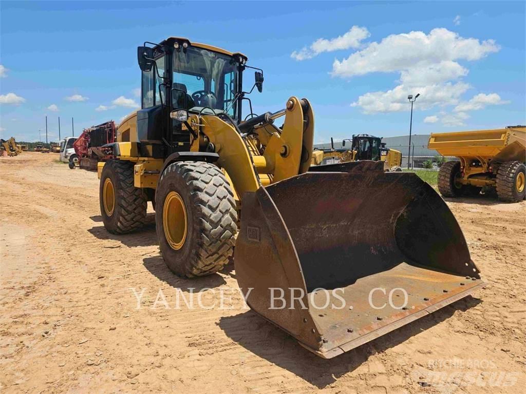 CAT 926M Фронтальні навантажувачі