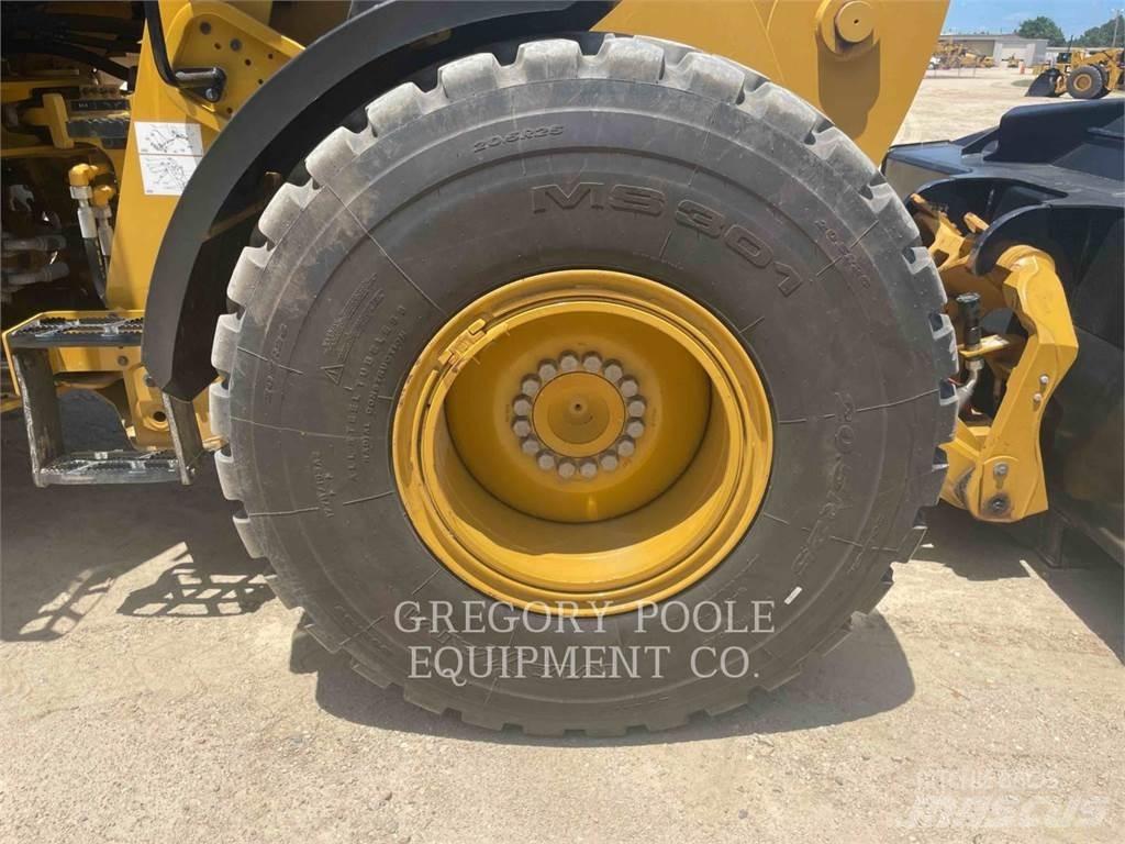 CAT 926M Фронтальні навантажувачі