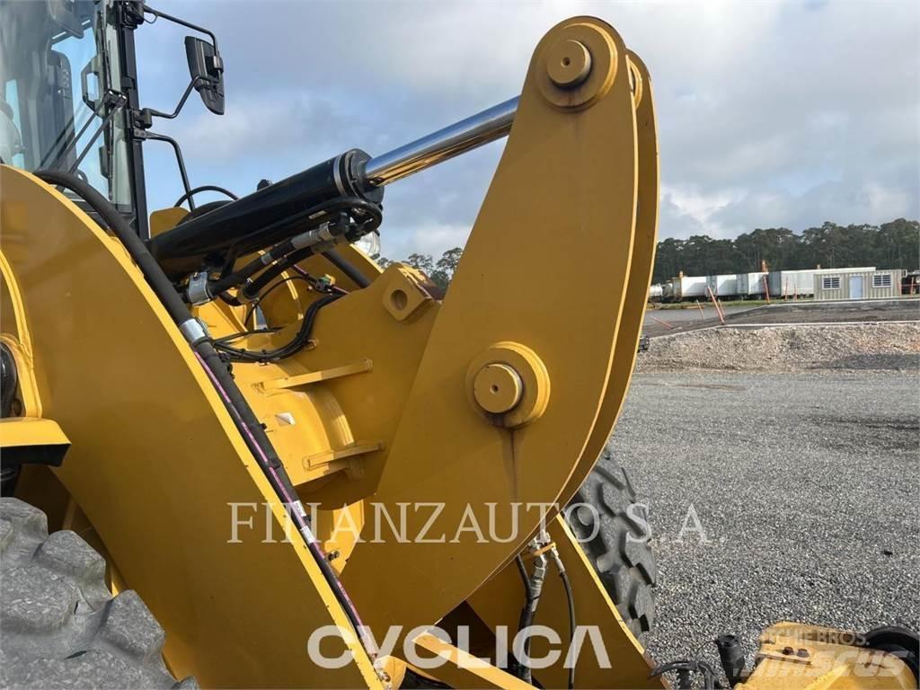 CAT 926M Фронтальні навантажувачі