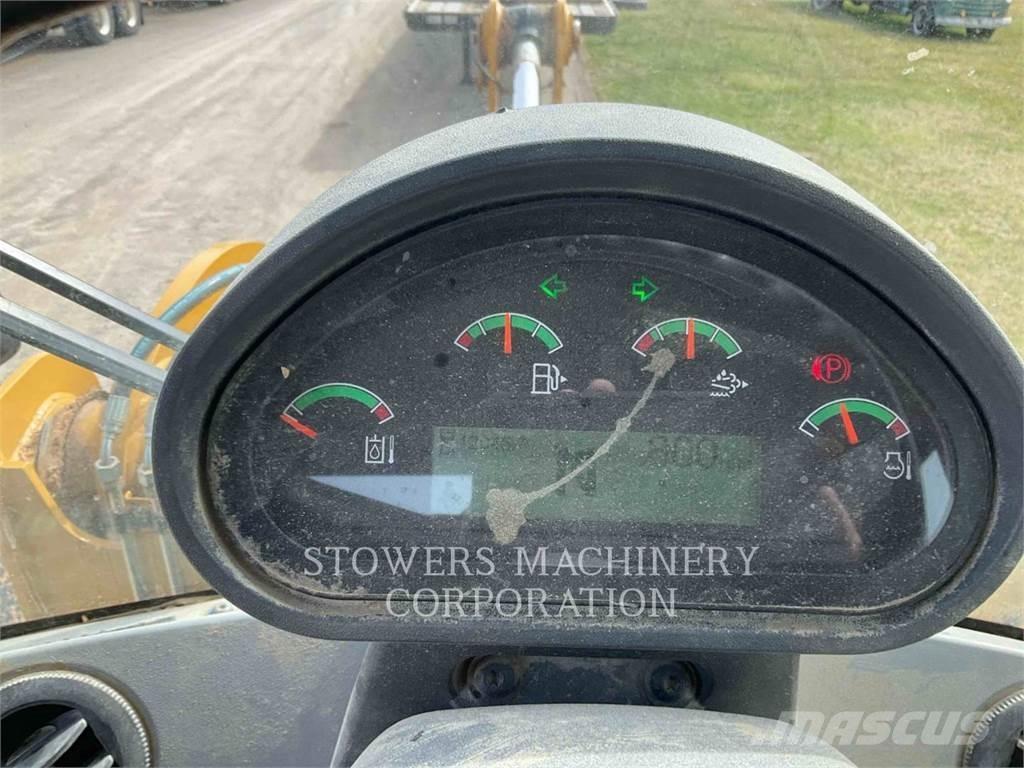 CAT 926M Фронтальні навантажувачі