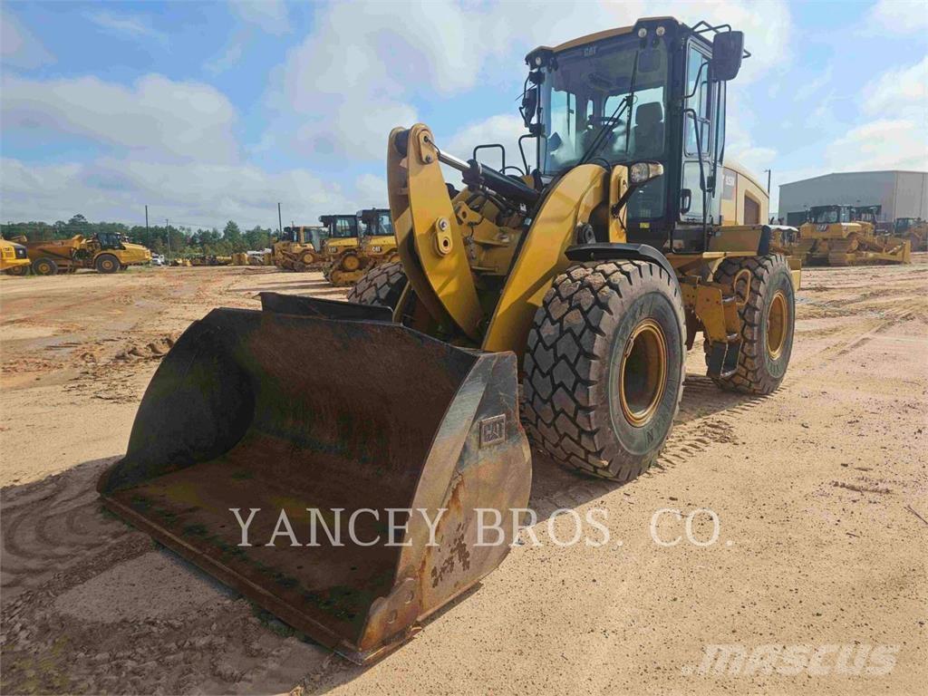 CAT 926M Фронтальні навантажувачі