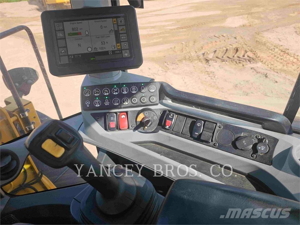 CAT 926M Фронтальні навантажувачі