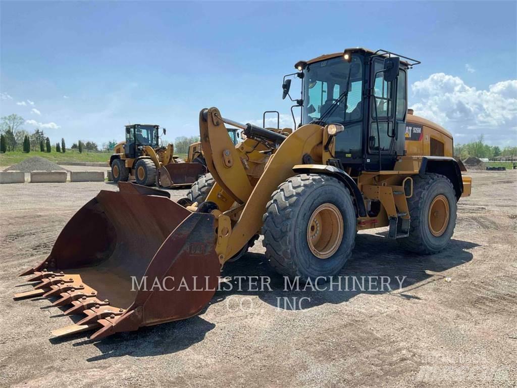 CAT 926M Фронтальні навантажувачі