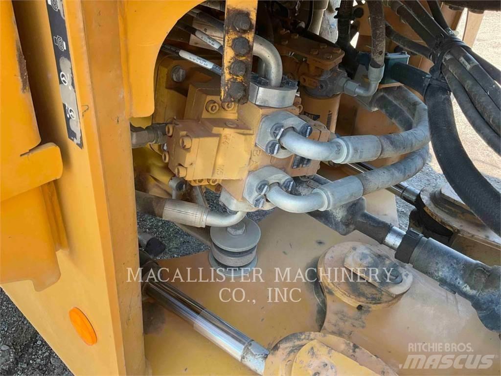 CAT 926M Фронтальні навантажувачі