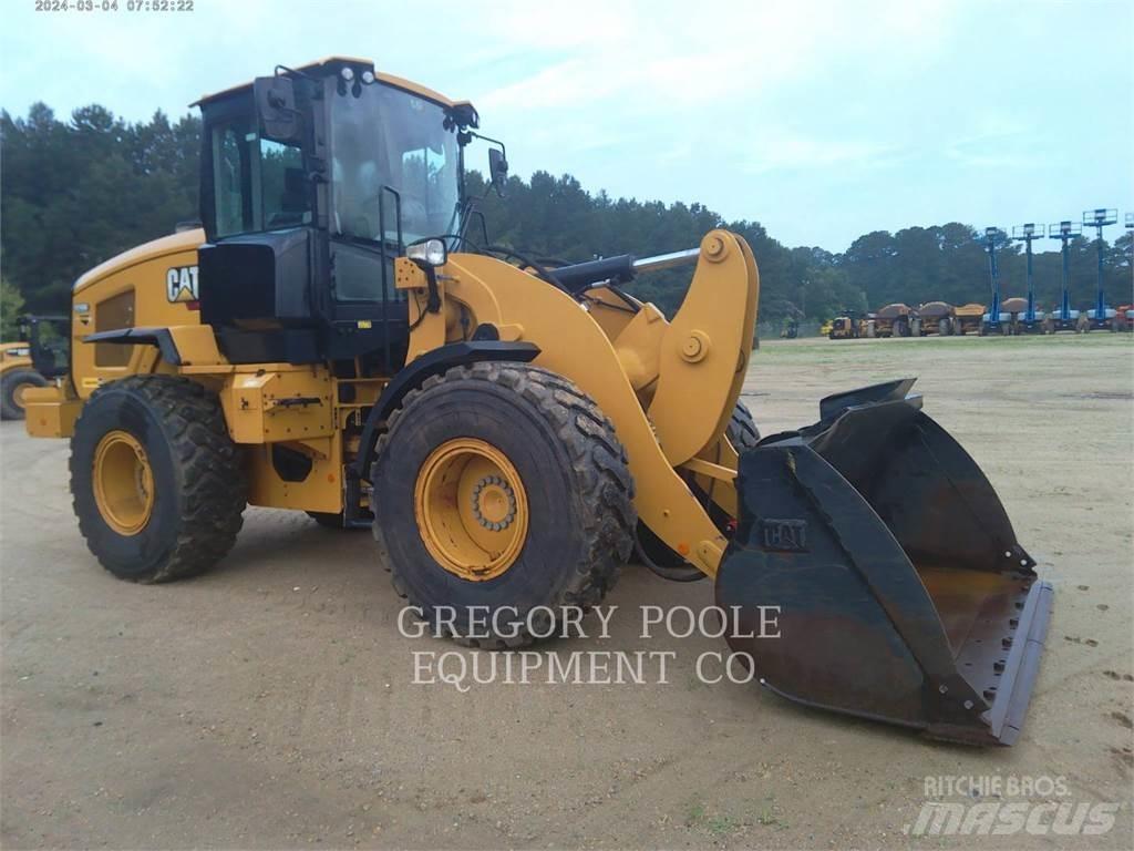 CAT 926M Фронтальні навантажувачі