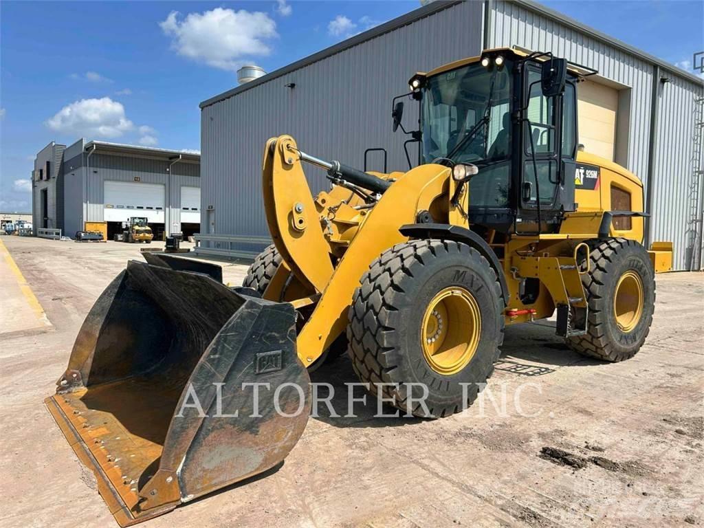 CAT 926M Фронтальні навантажувачі