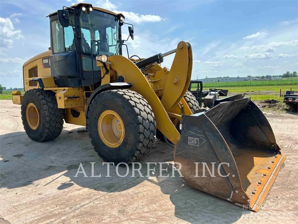 CAT 926M Фронтальні навантажувачі