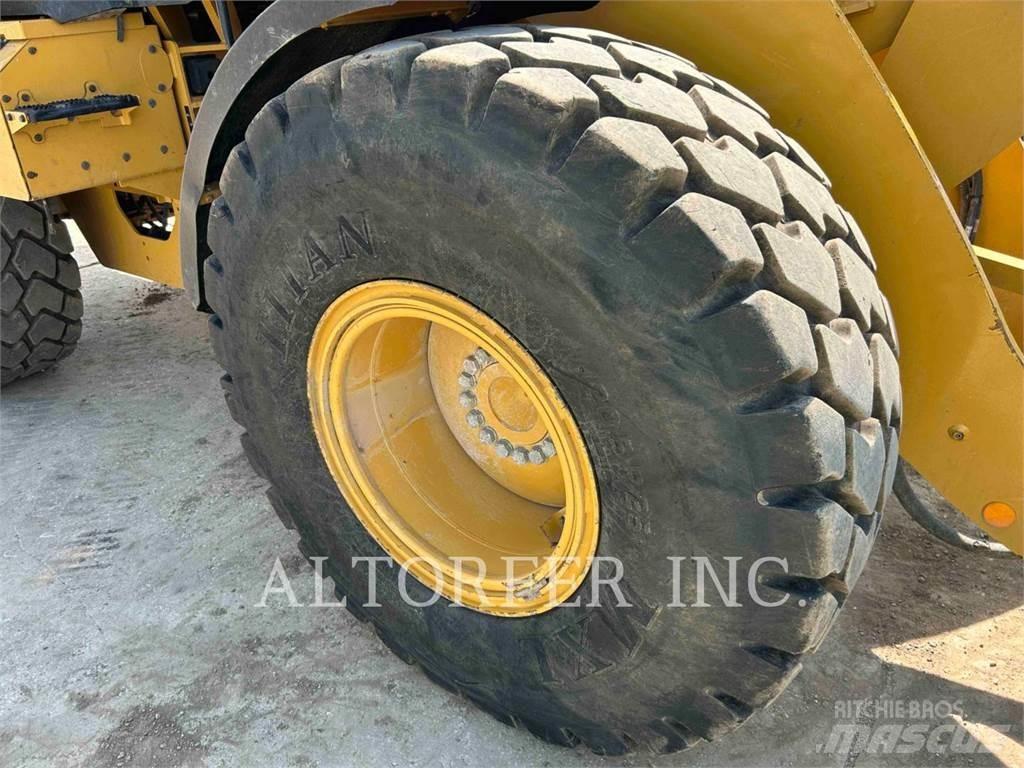 CAT 926M Фронтальні навантажувачі