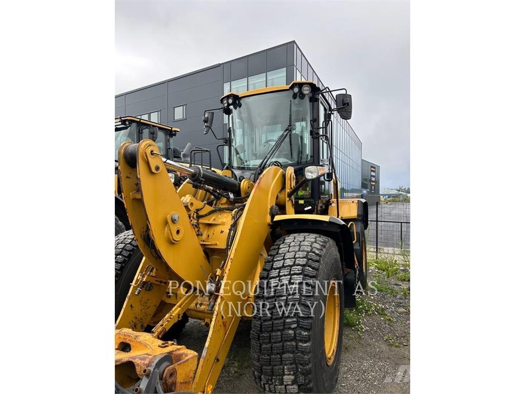 CAT 926M Фронтальні навантажувачі