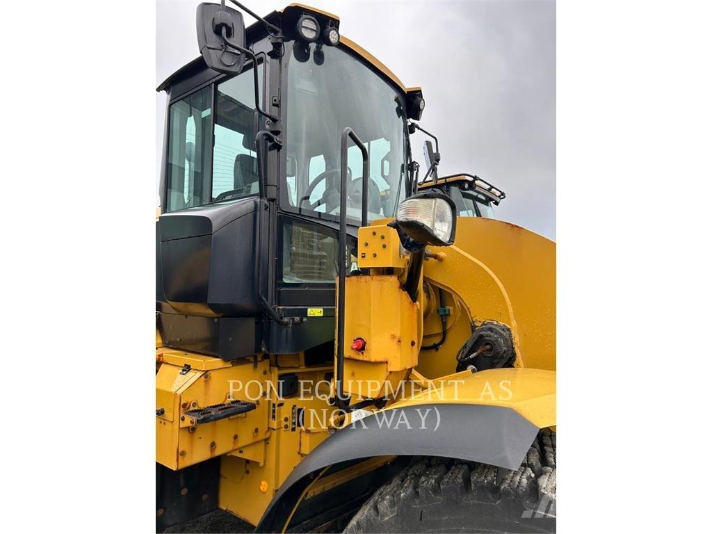 CAT 926M Фронтальні навантажувачі