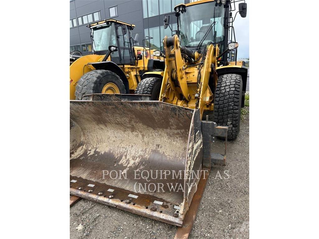 CAT 926M Фронтальні навантажувачі