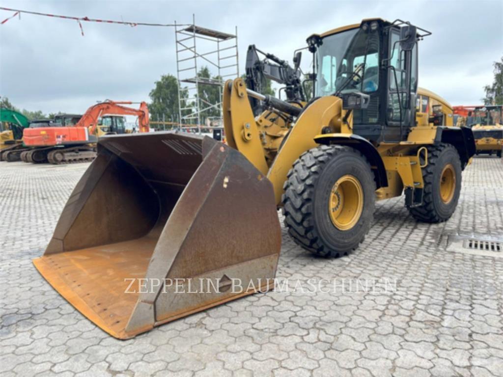 CAT 926M Фронтальні навантажувачі
