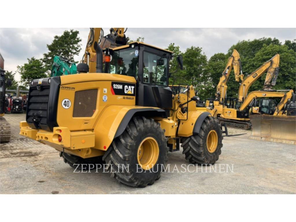 CAT 926M Фронтальні навантажувачі