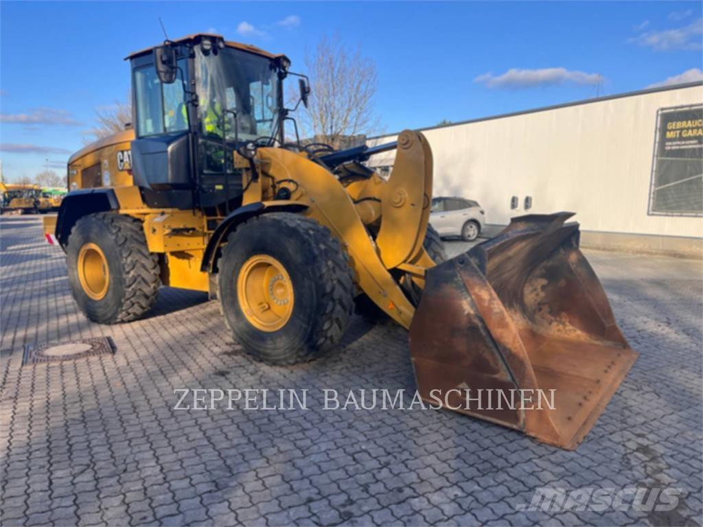CAT 926M Фронтальні навантажувачі