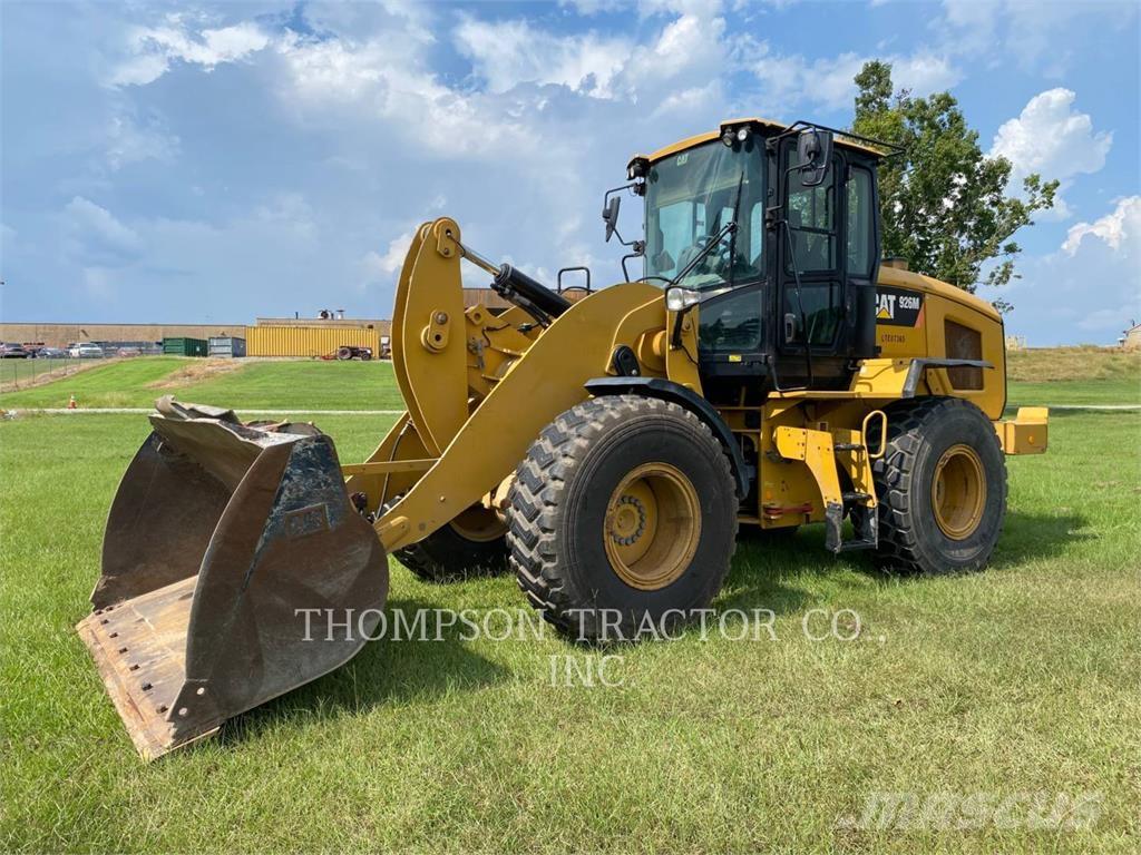 CAT 926M Фронтальні навантажувачі