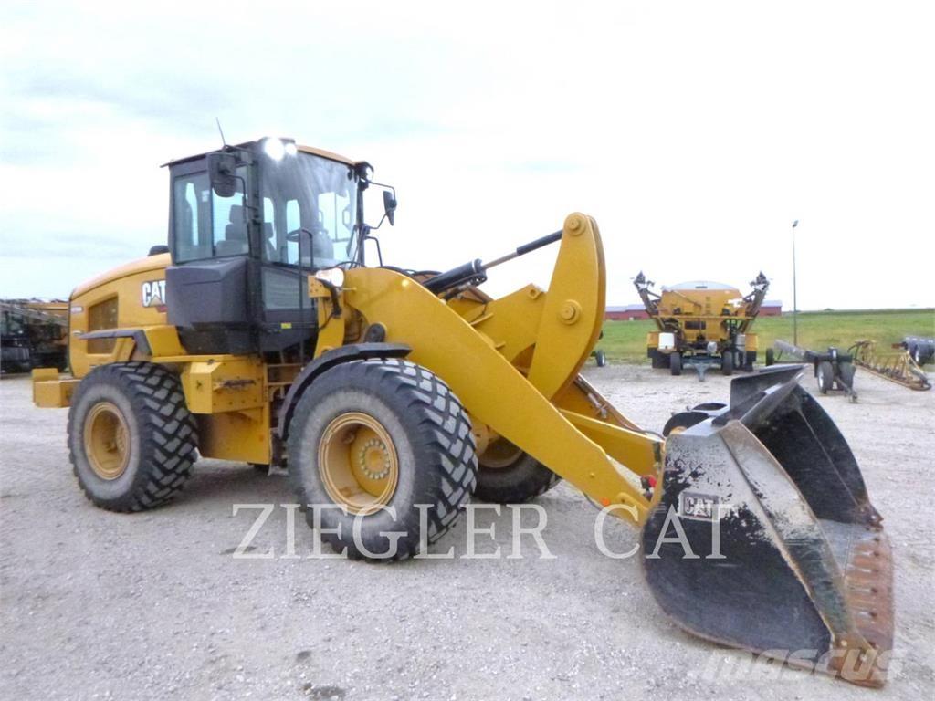 CAT 926M Фронтальні навантажувачі